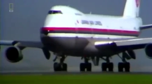 Reg. JA8119 Boeing 747-SR46 of  portraying 123.