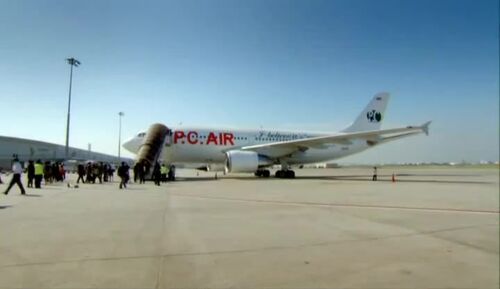 LadyboysS1E6plane1