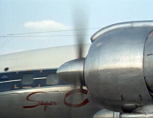 AVION AL UNPARI
