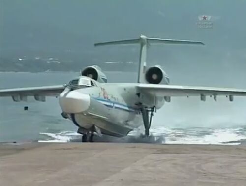 WofRussia12 Beriev A-40beaching