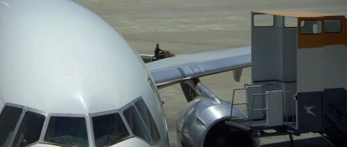 AVION AC GOL