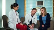 Rebecca-krieger-und-dr-marc-lindner-klaeren-leni-fichtner-ueber-die-risiken-der-ope-folge-195-100 v-varxl 8d1182