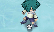 Makari catching the ball after Tenma's failed Double Wing.