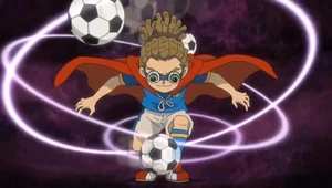 Les ballons tournent autour de lui