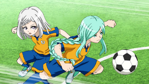 Sasa and Hina playing.png