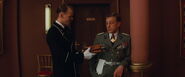 Hans Landa sees Aldo's bomb.