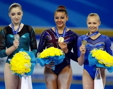 Senior Uneven Bars Medalists (from left): Aliya Mustafina (RUS), Becky Downie (GBR), Daria Spiridonova (RUS)