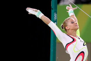 Elisabeth Seitz (GER) in the uneven bars final