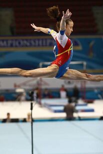 Munteanu in the team final at the 2014 European Championships