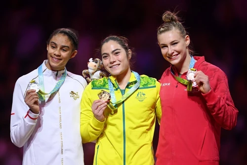 All-Around Medalists (from left): Ondine Achampong (GBR), Georgia Godwin (AUS), Emma Spence (CAN)