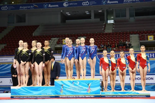 Junior Team Medalists (from left): Great Britain, Russia, Romania