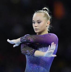 Melnikova in the team final at the 2019 World Championships