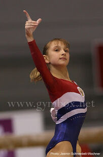 Komova in the floor exercise final at the 2009 European Youth Olympic Festival