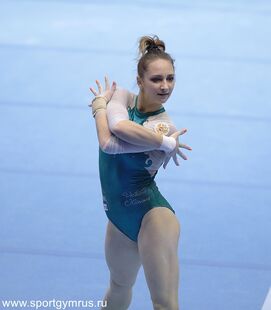 Komova in the all-around at the 2018 Russian Cup