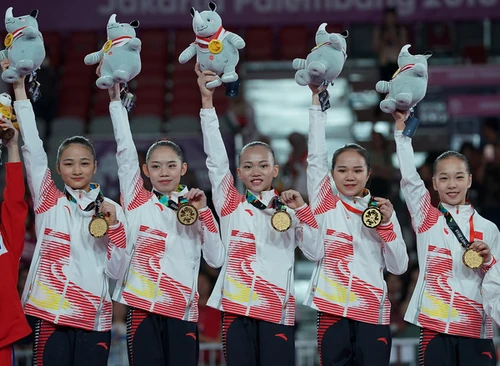 Team Gold Medalists: China (from left: Liu Jinru, Liu Tingting, Chen Yile, Luo Huan, Zhang Jin)