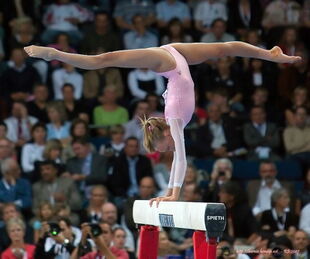 Liukin in the balance beam final at the 2007 World Artistic Gymnastics Championships