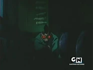 Kokochu escondido en la oscuridad