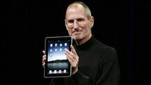 Steve_Jobs_introduces_Original_iPad_-_Apple_Special_Event_(2010)