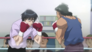 Miyata sparring with the challenger of Ricardo Martínez, Eiji Date.