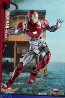 Marvel-spider-man-homecoming-iron-man-mark-xlvii-sixth-scale-hot-toys-903079-06