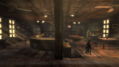 Interno del Prospector Saloon
