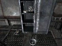 Cosmetic Enhancements tape.jpg (57 KB) Potenziamento Auto-Doc: Miglioramenti di estetica, in un armadietto su una passerella al primo piano dell'Edificio medico Y-17