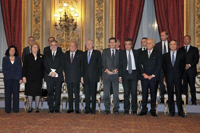 Il Governo Monti assieme al capo di stato Giorgio Napolitano.