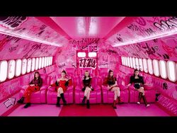 ITZY - It'z Itzy (Regular Edition) - Amazon.com Music