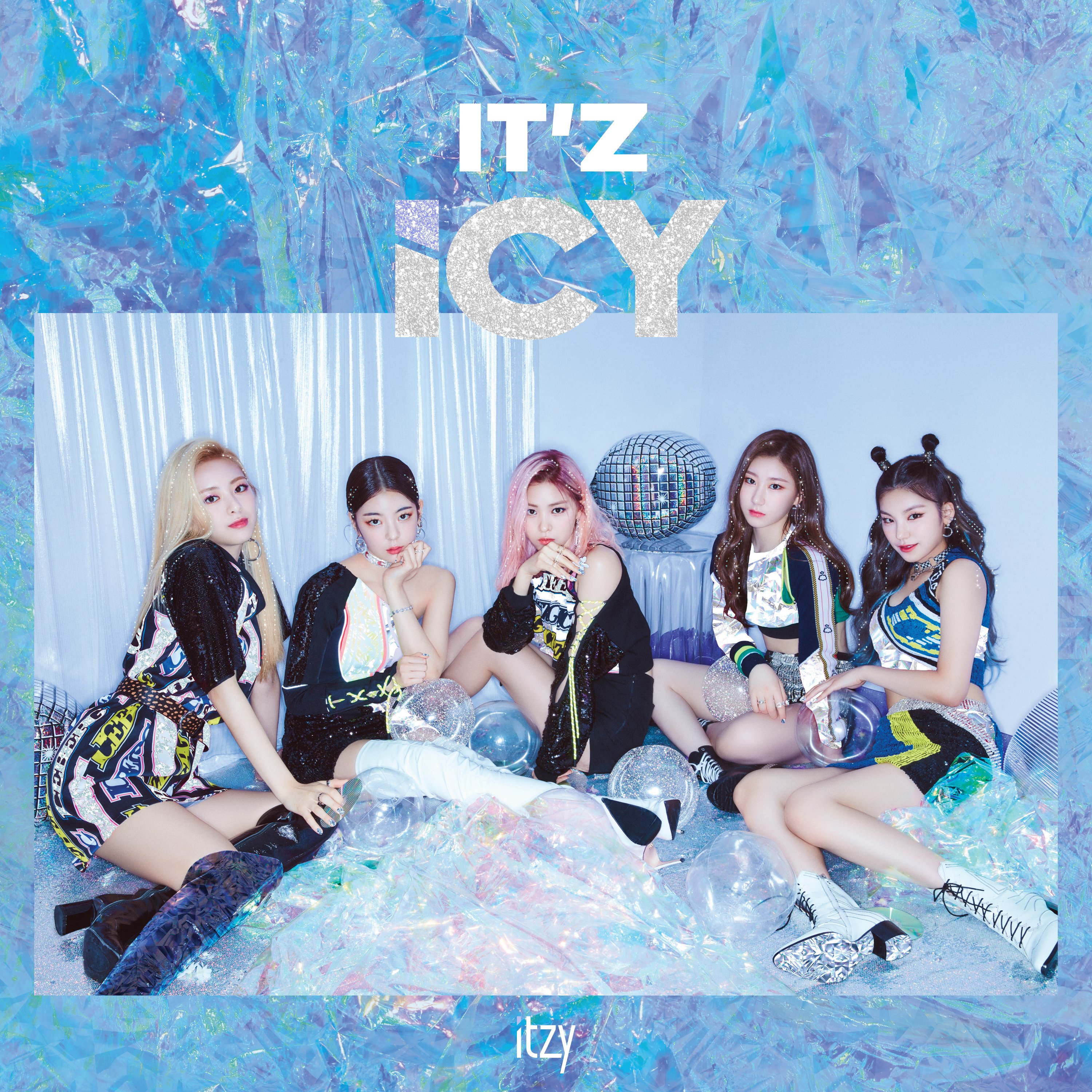 Update: ITZY Counts Down To Comeback With D-1 Poster For “SNEAKERS