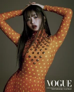 日本語 VOGUE (December 2022)