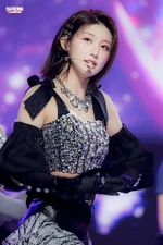 Show Champion (April 13, 2022)