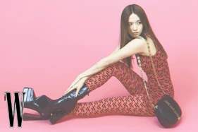 한국어 W x VERSACE (August 2022)
