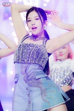 Show Champion (April 13, 2022)