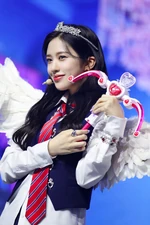 "LOVE DIVE" (April 5, 2022)