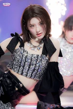 Show Champion (April 13, 2022)
