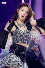 Show Champion (April 13, 2022)