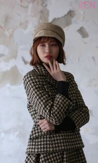 Chaewon Marie Claire Behind2