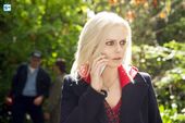 IZombie - Episode 1.05 - Flight of the Living Dead - Promotional Photos (2) 595 Mini Logo TV white - Gallery