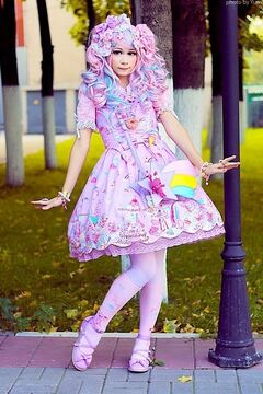 Coterie Couture: Lolita fashion combines European elements with Japanese  flair - Daily Bruin