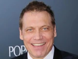 Holt McCallany