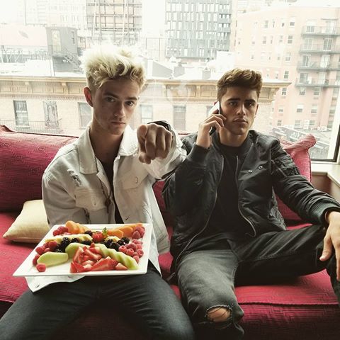 jack johnson and jack gilinsky smoking