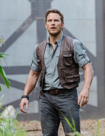 Chris-pratt-stars-as-owen-grady-the-velociraptor