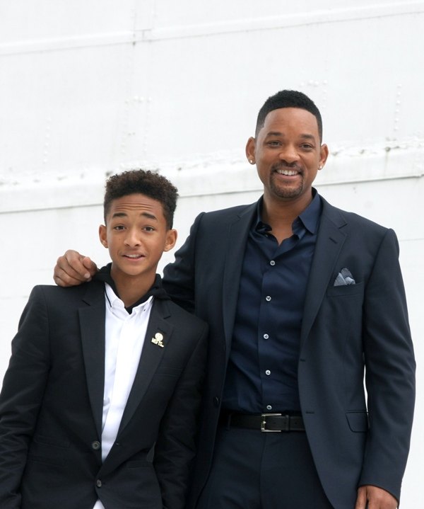 Jaden Smith Wears a Tailored Suit That Channels His Father, Will Smith, in  Men in Black