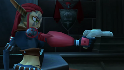 Ashelin confrontando a Jak a punta de pistola y exigiendo saber de que lado se encontraba.