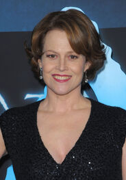 Sigourney Weaver Premiere 20th Century Fox mP whT49hvAx.jpg