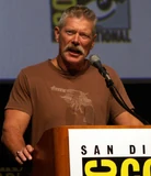 Стивен Лэнг