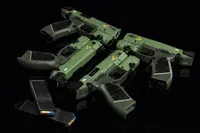 Cztery pistolety Z-33R wraz z magazynkami