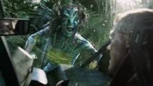 Neytiri enfrentándose a un humano, Miles.