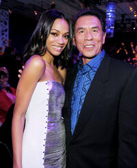 Wes Studi y Zoë Saldaña