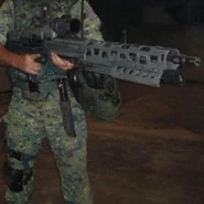 M60 trzymany przez żołnierza ZPZ